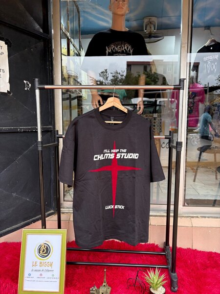 T-shirt noir imprimé unisexe