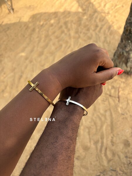 Bracelets crucifix en acier