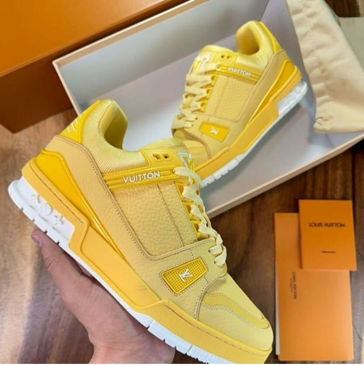 LOUIS VUITTON CLASSIC