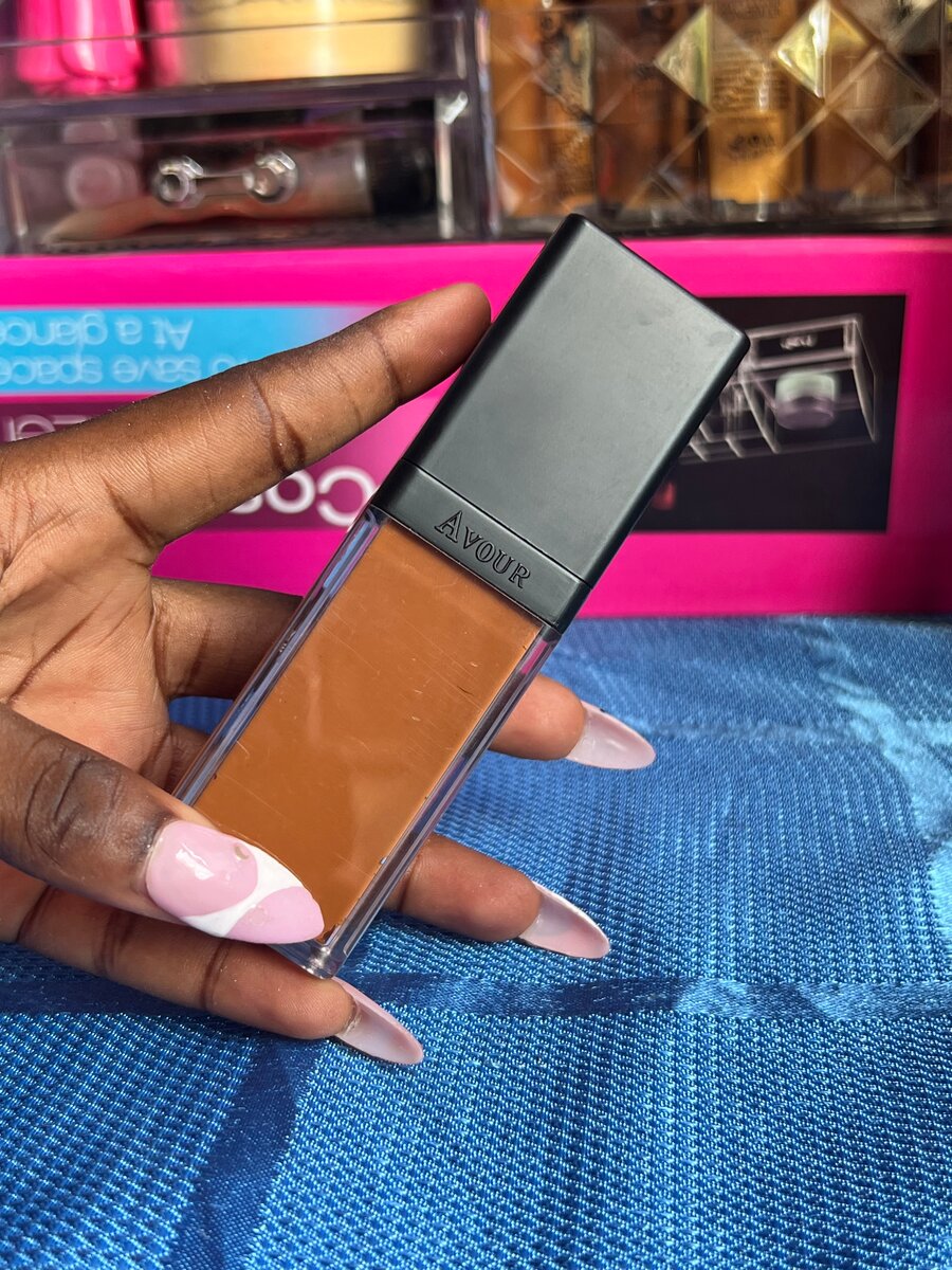 Fond de Teint Mat Avour SPF 25