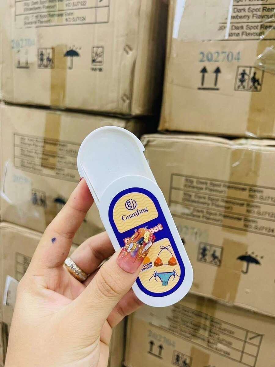 Entre jambes noires bye-bye