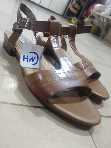 Sandales marron élégantes femme