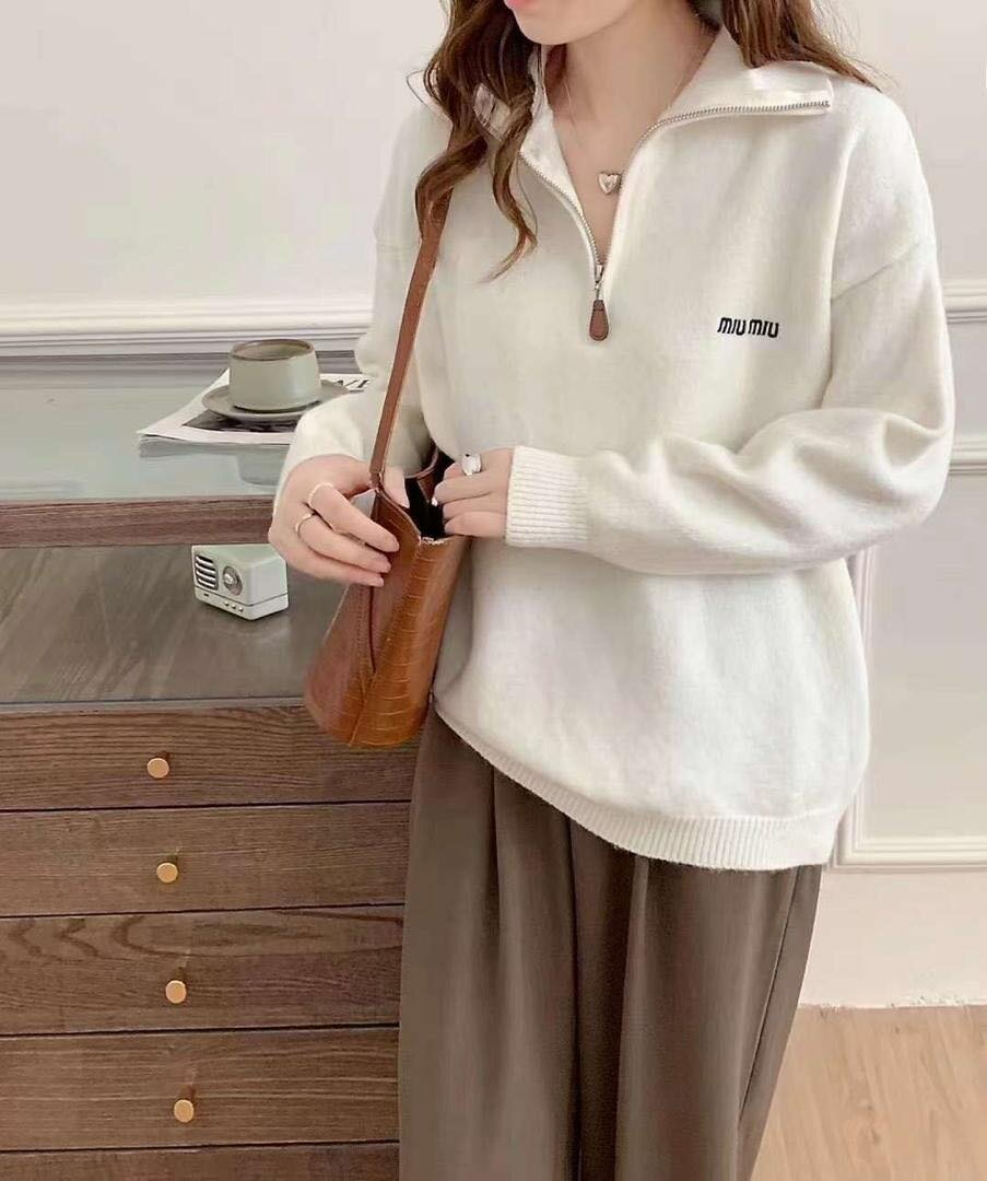 Свитер на полузамке