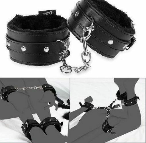 Kit BDSM avec menottes