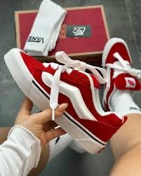 Sneakers rouges style skateur