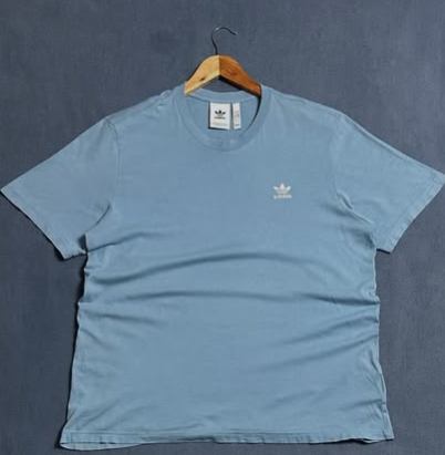 Adidas tee shirt size : L