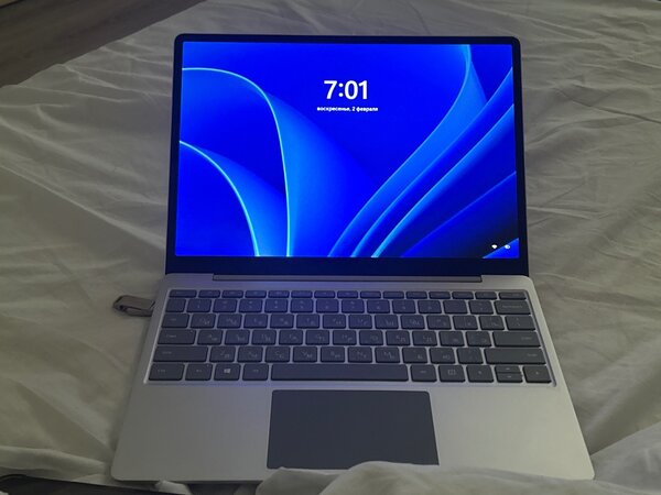 Microsoft Surface Laptop Go