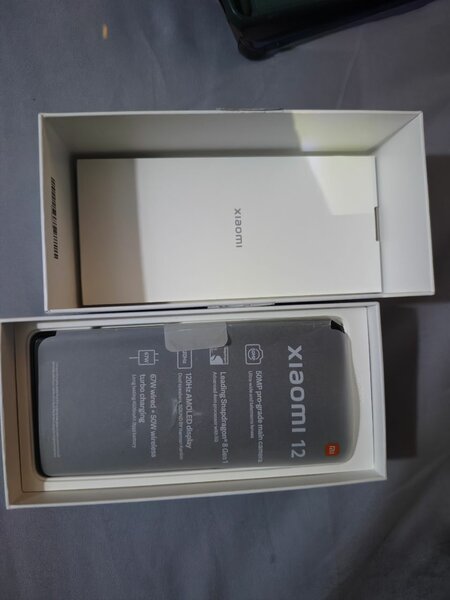 XIAOMI 12 IMPORTÉ