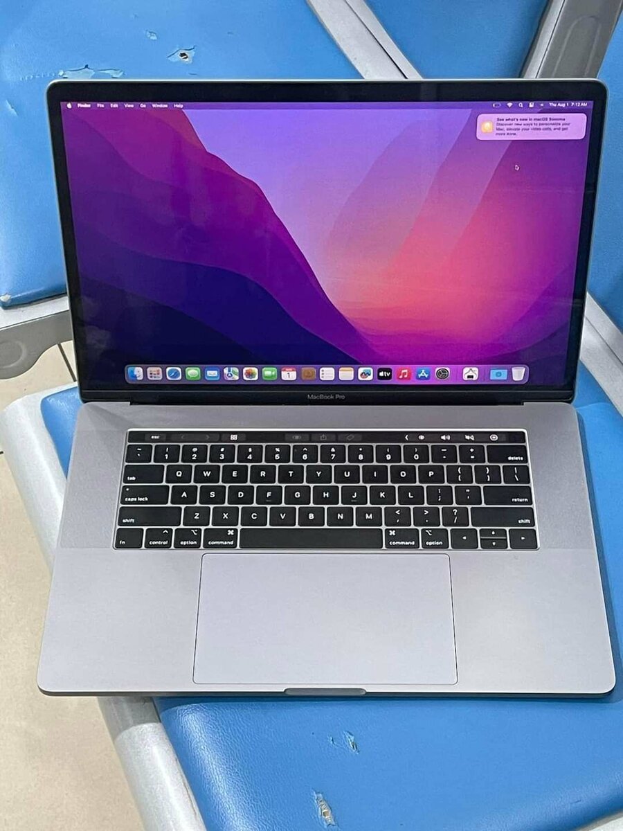 Apple MacBook Pro TouchBar