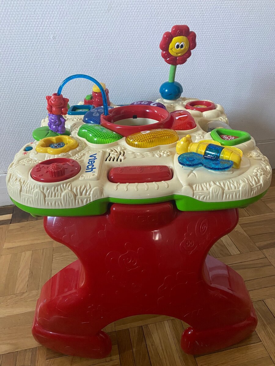 Table d´eveil pour bébé