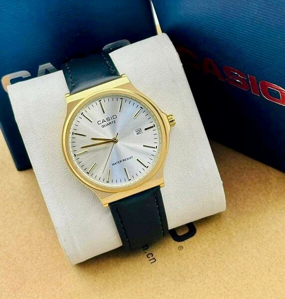 Montre Casio Quartz Classique