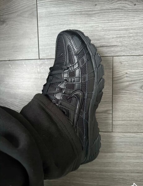 Chaussures nike p-6000