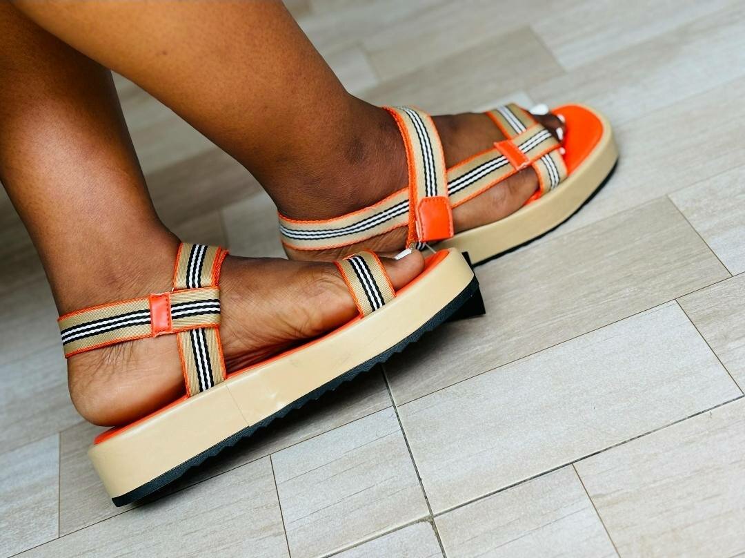 belles chaussures pour femmes