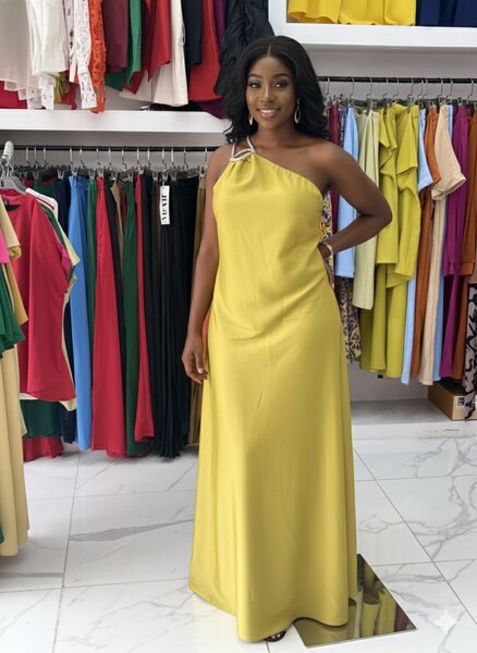 Robe longue asymétrique élégante