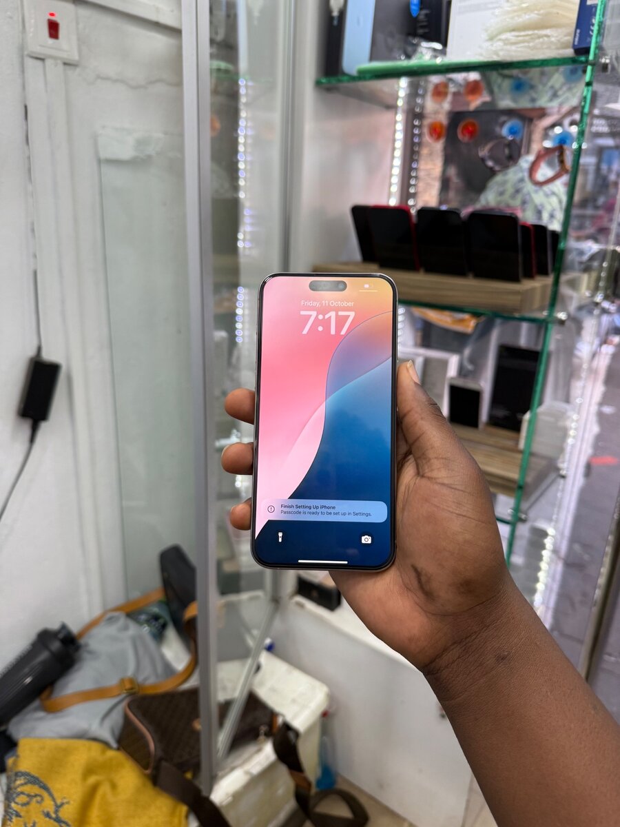 iPhone 15 pro max 256gb natural titanium