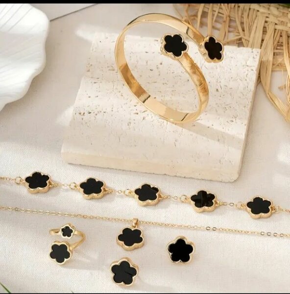 Metal jewellery set