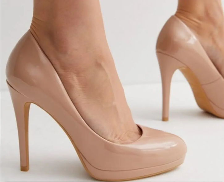 shoes gloss patent heel