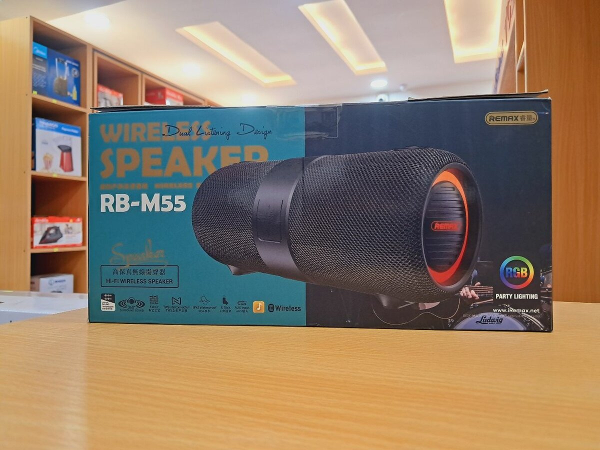 Remax portable Bluetooth speaker