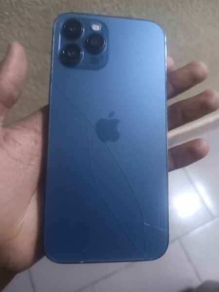 iPhone 12 Pro Max sans id