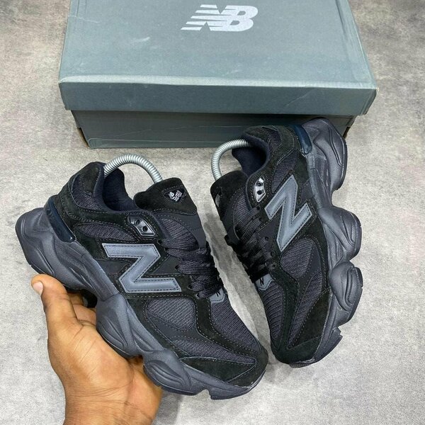 New Balance 9060s - Triple Black