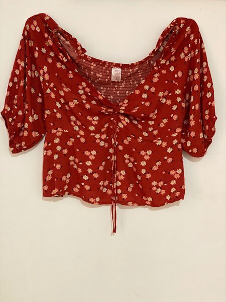 Floral front ruched flair top