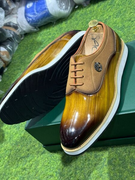 Chaussures habillées élégantes homme