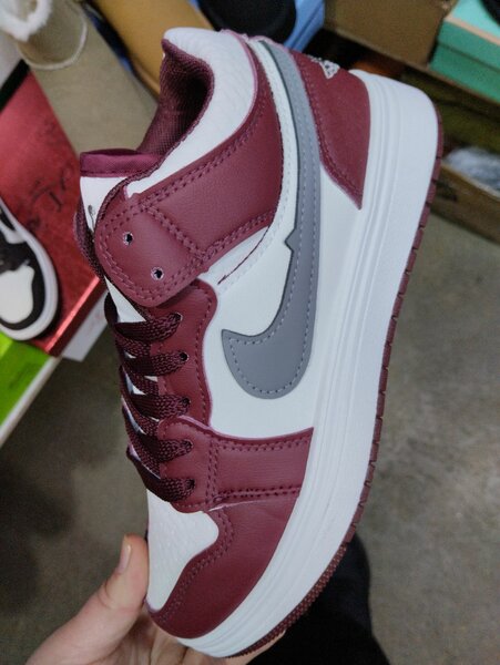 Джорданы кросовки