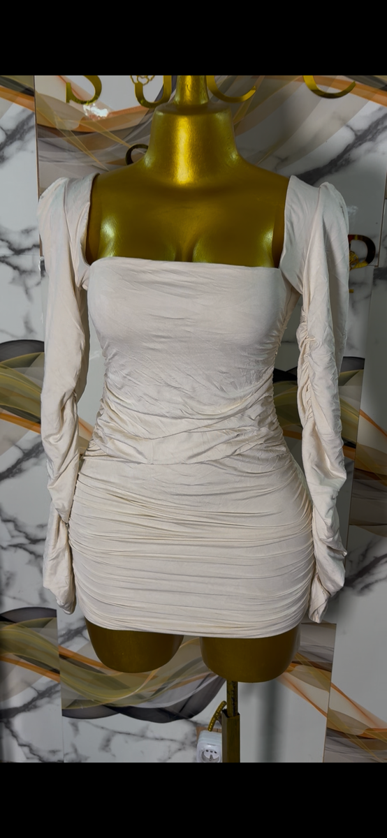 Robe moulante asymétrique