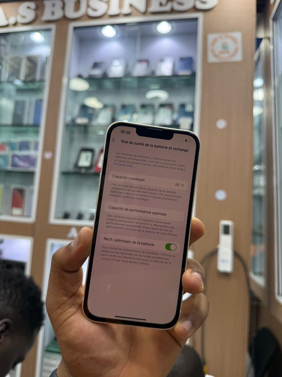 iPhone 13 simple casi neuf