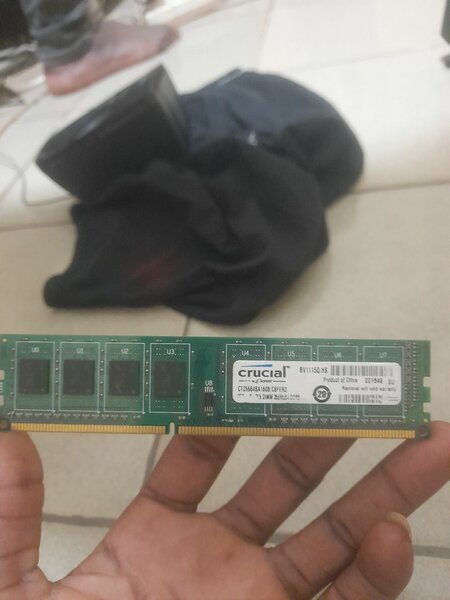 Mémoire RAM Crucial 2 Go DDR4