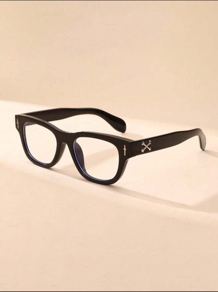 Lunettes noires style rétro
