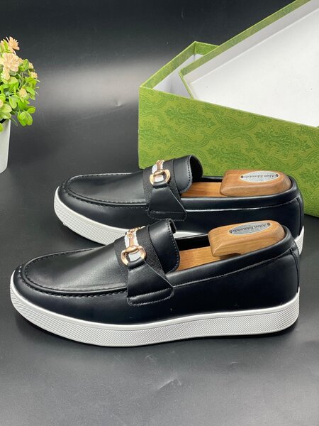 GUCCI BLACK AND WHITE