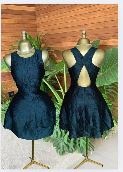 Robe Cocktail Dos Ouvert Élégante