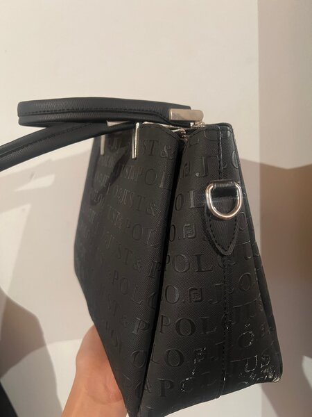 Сумка в черном цвете