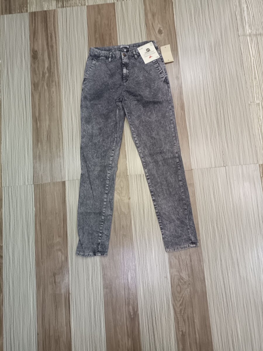 Stylish jeans grey