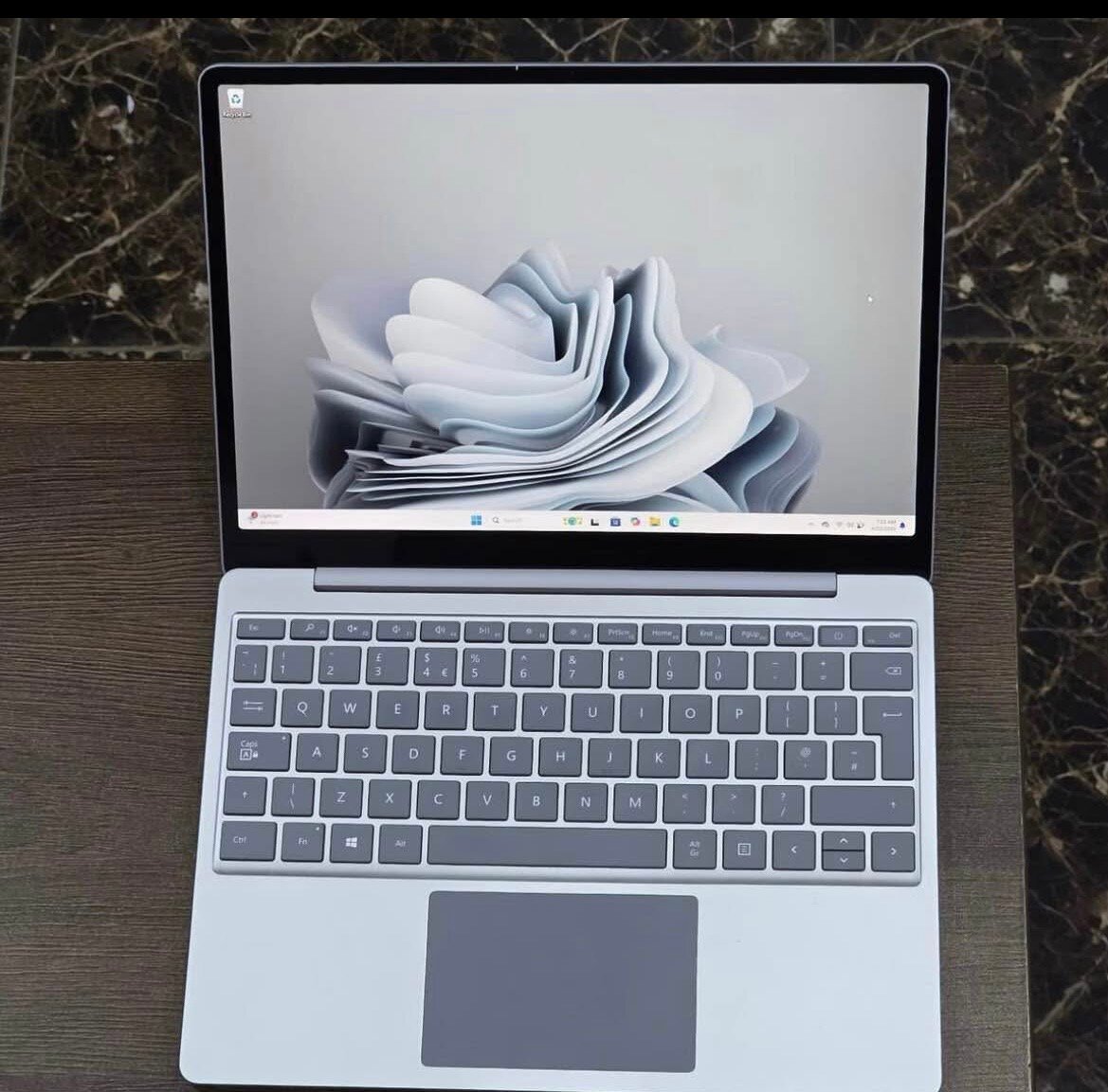 Microsoft Surface Go