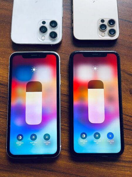 PRE OWNED IPHONE XR