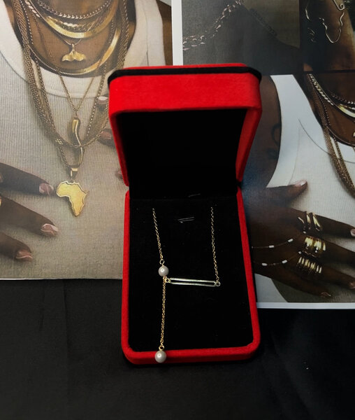 Collier élégant perle dorée