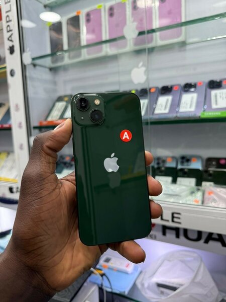 iPhone 13  Vert