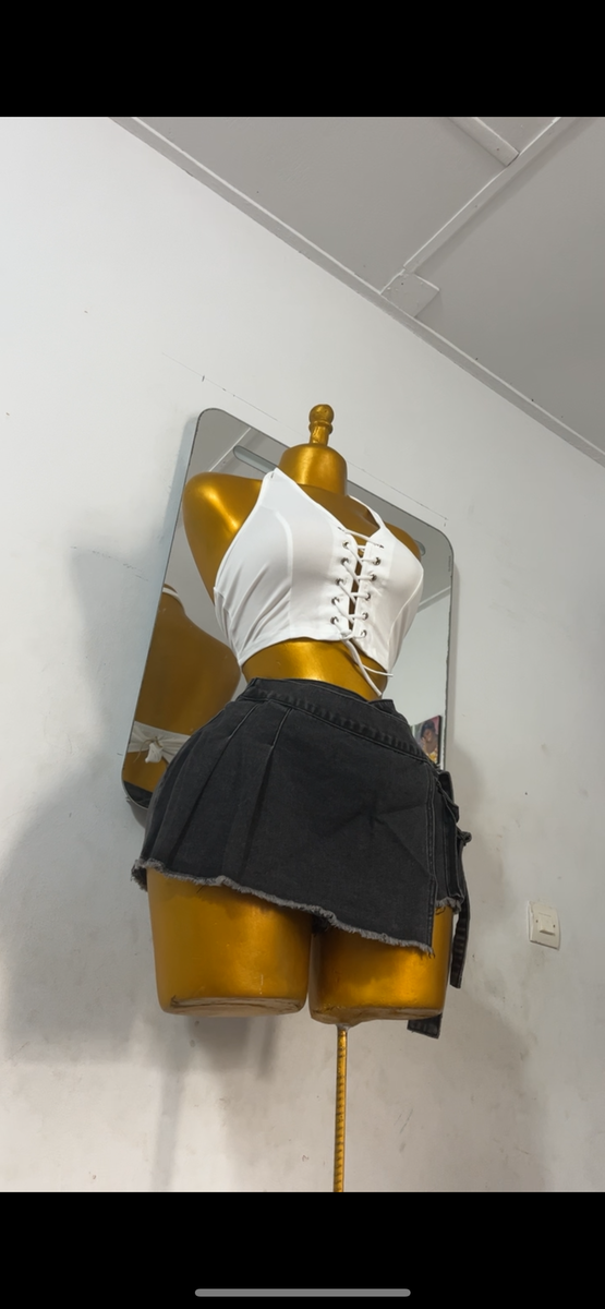 Mini-jupe en denim tendance