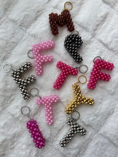 Porte-clés lettres perles