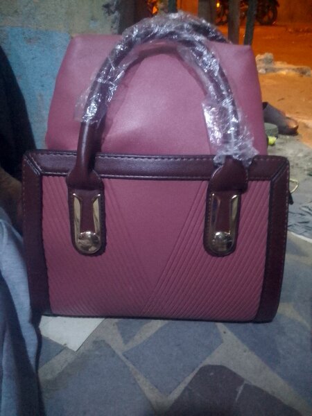 Sac à main élégant rose