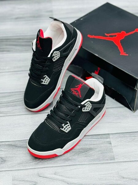 Air Jordan 4 Bred