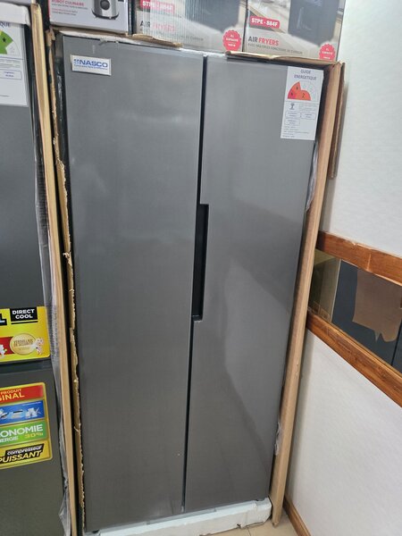 Réfrigérateur double porte moderne