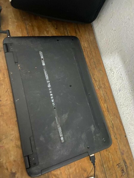 HP Coi5 couleur rouge