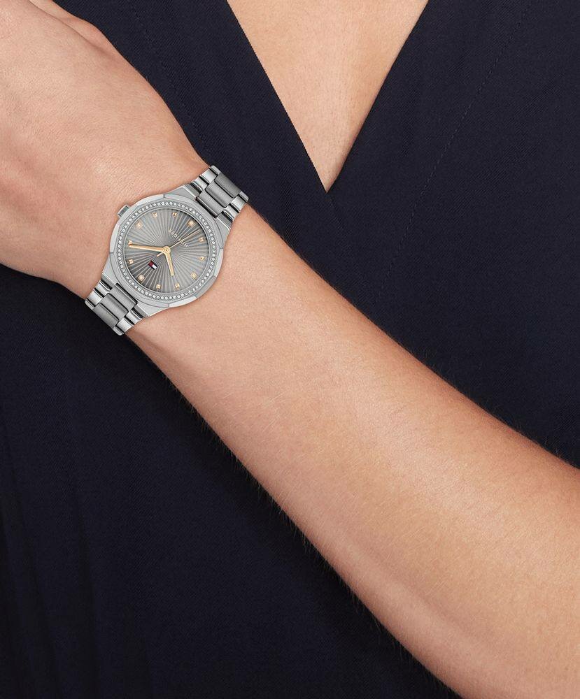 Montre élégante en acier inoxydable