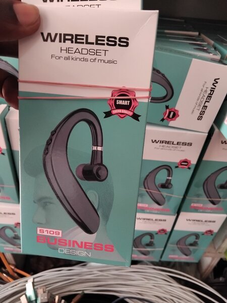 Wireless ear set