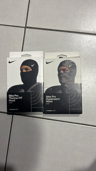 Nike Pro Therma-FIT Cagoule