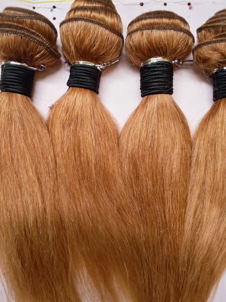 Extensions cheveux lisses blonds