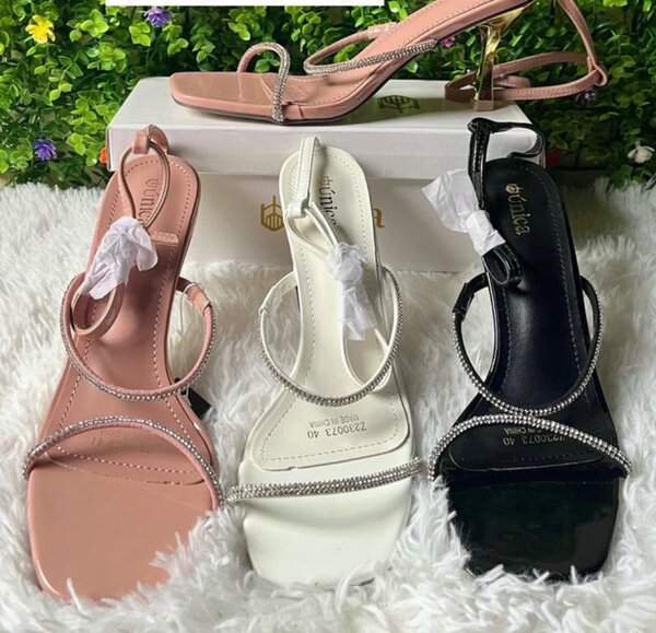 Talon compensé pour femme